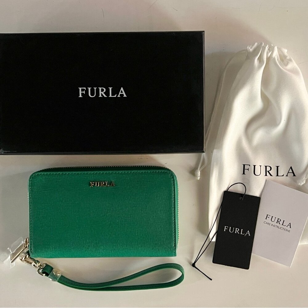 Furla Babylon zip around leather wallet/wristlet. Brand new with tags in box